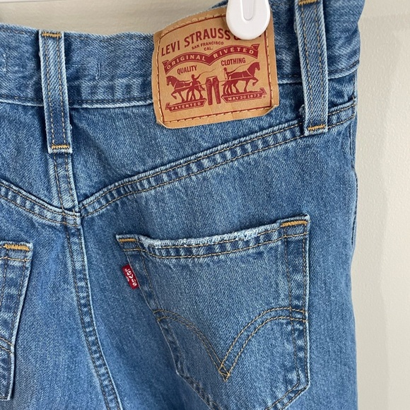 Levi’s High Waisted Straight Distressed Jeans - Size 25 - Picture 8 of 16